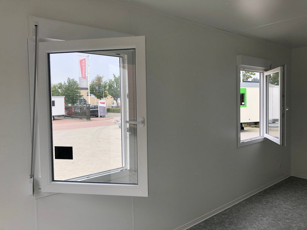 CONTENEDOR DE OFICINA 6 X 3 M CON DOS VENTANAS LATERALES