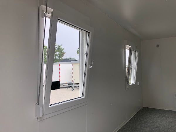 CONTENEDOR DE OFICINA 6 X 3 M CON DOS VENTANAS LATERALES