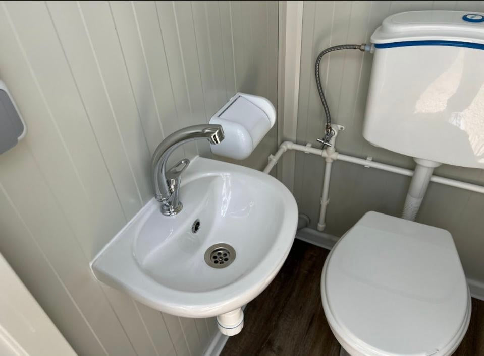 CONTENEDOR SANITARIO WC DOBLE (120X 220M) NUEVO