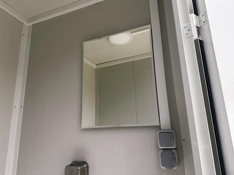 CONTENEDOR SANITARIO DE DOBLE WC (220X120M)