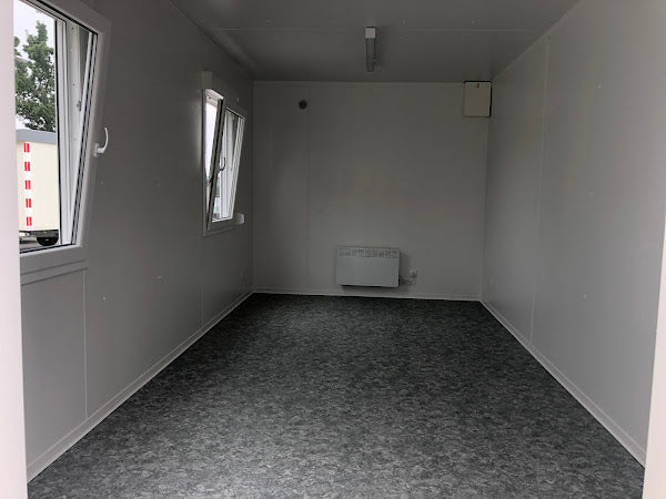 CONTENEDOR DE OFICINA 6 X 3 M CON DOS VENTANAS LATERALES